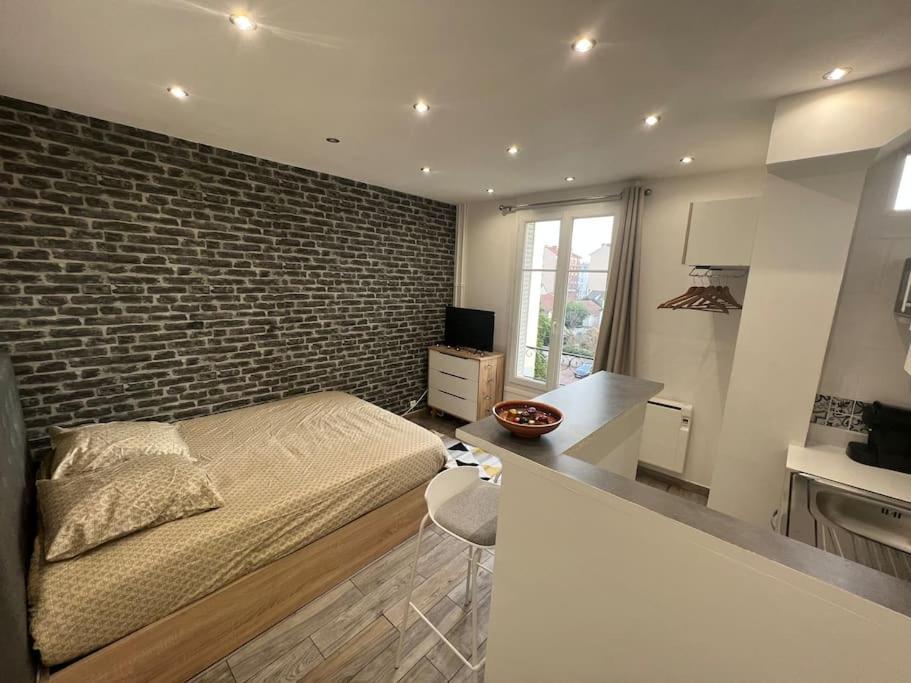 Apartment Quiet & Bright 15min Away From Paris *